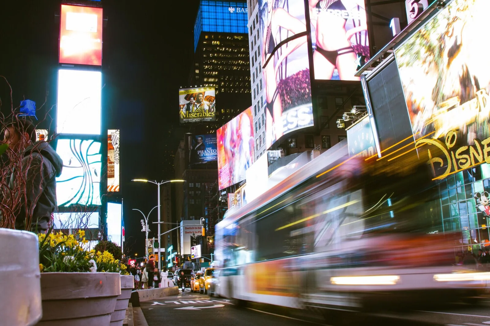 Maximizing Impact with Smart Billboard Strategies
